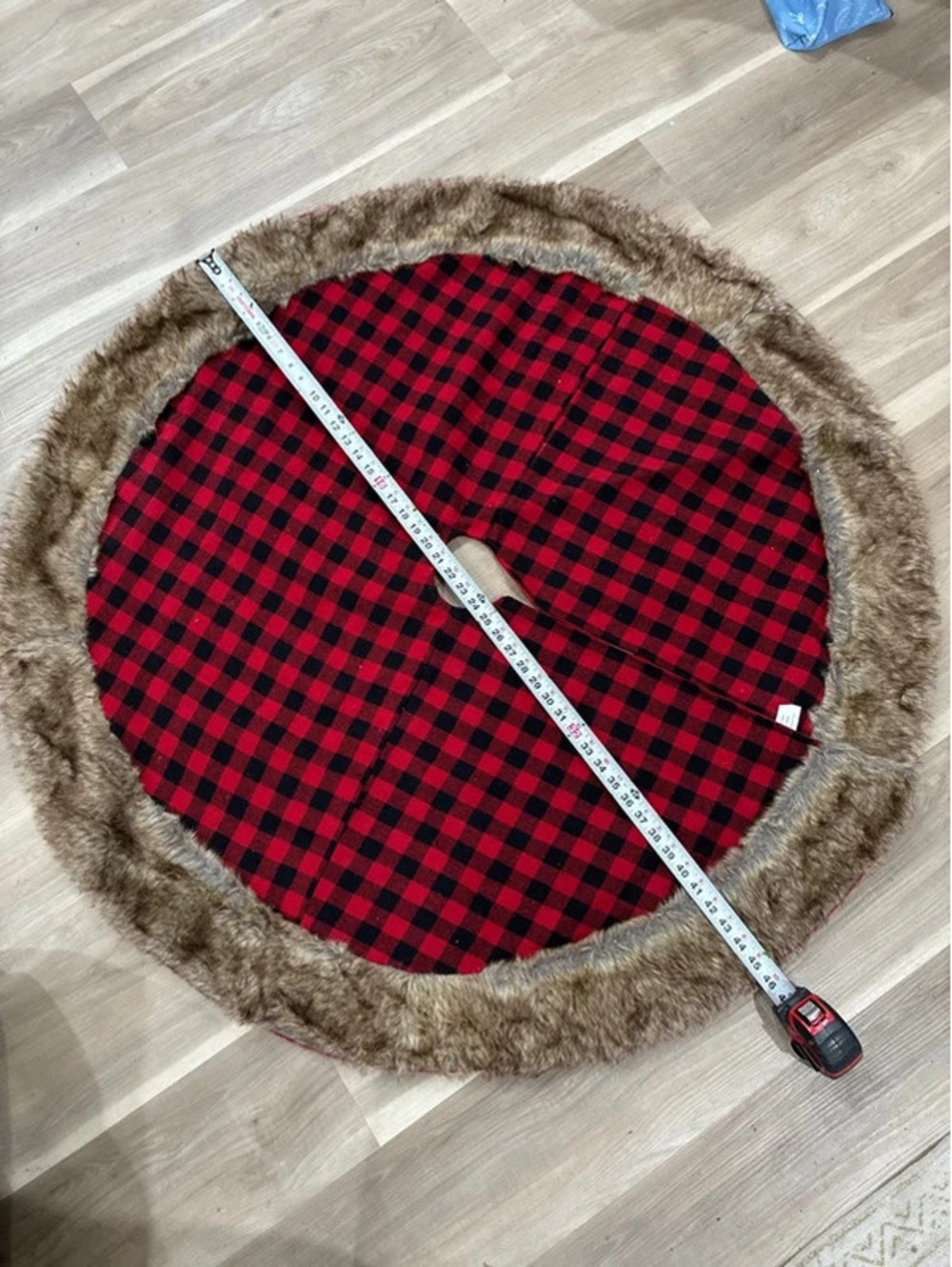 Red buffalo plaid tree skirt